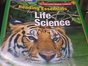 Glencoe Life Iscience, Grade 7, Reading Essentials, Student Edition 