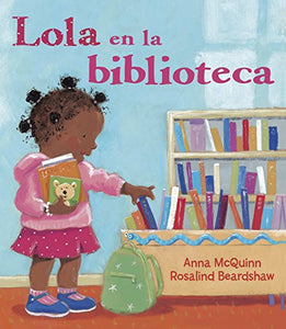 Lola en la biblioteca 